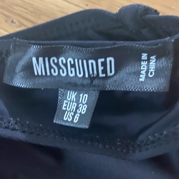 Misguided Black Underwire Bikini Top - Picture 3 of 3